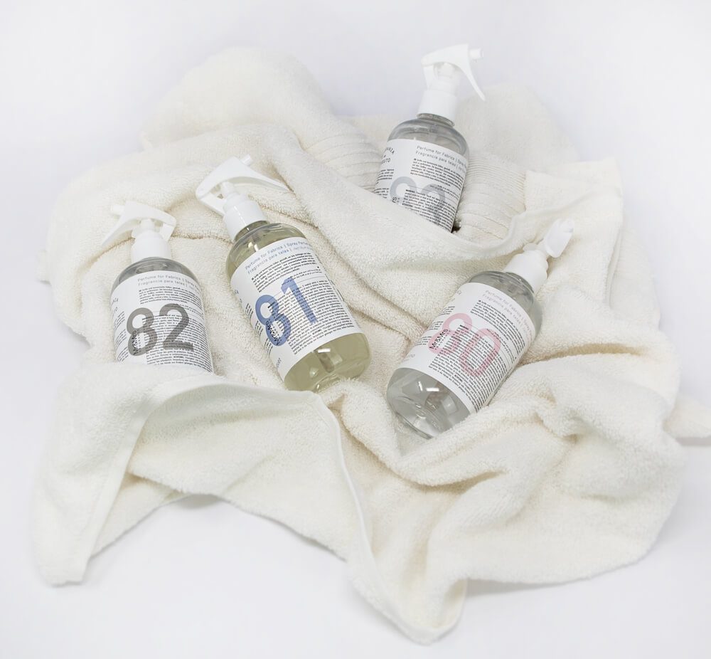 Mr&Mrs Fragrance Laundry - parfumovaný sprej na prádlo Comfort Woody, 250 ml — fotka 3